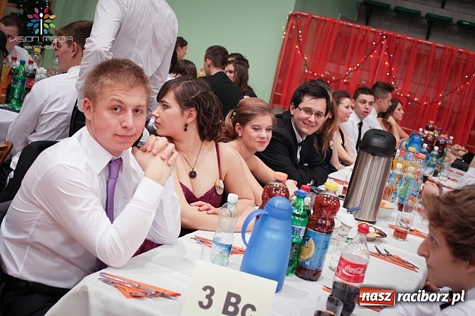 Zdjęcie w galerii na portalu naszraciborz.pl: Studniówki za pasem. Wybierz fotografa wiadomości z regionu