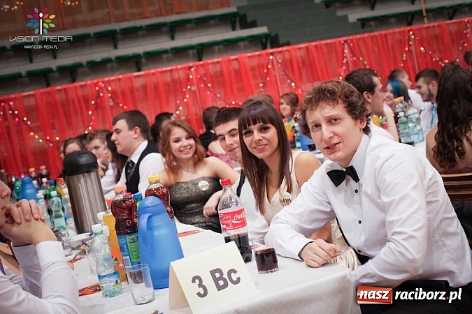 Zdjęcie w galerii na portalu naszraciborz.pl: Studniówki za pasem. Wybierz fotografa wiadomości z regionu