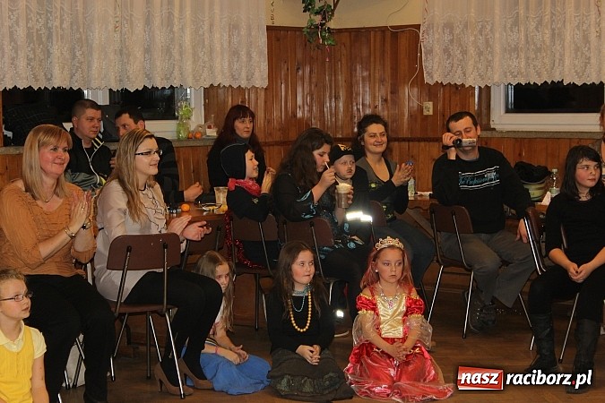 Zdjęcie w galerii na portalu naszraciborz.pl: Bal przebierańc&oacute;w w Wojnowicach wiadomości z regionu