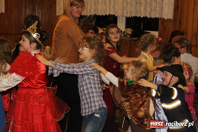 Zdjęcie w galerii na portalu naszraciborz.pl: Bal przebierańc&oacute;w w Wojnowicach wiadomości z regionu