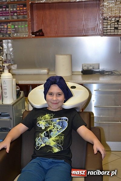 Zdjęcie w galerii na portalu naszraciborz.pl: Fryzjerki z Tworkowa dla WOŚP wiadomości z regionu