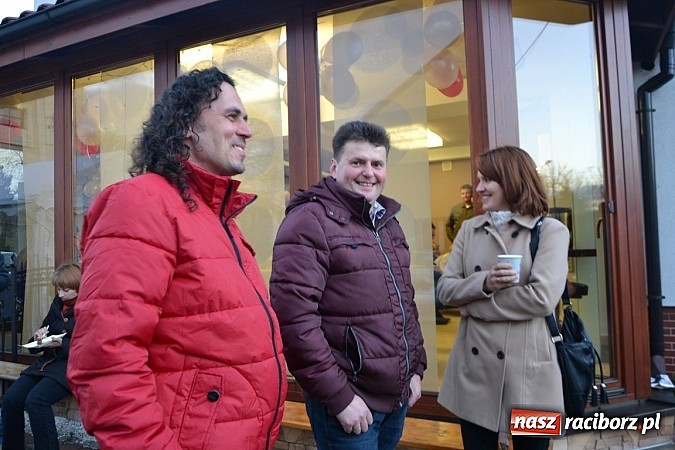 Zdjęcie w galerii na portalu naszraciborz.pl: Fryzjerki z Tworkowa dla WOŚP wiadomości z regionu