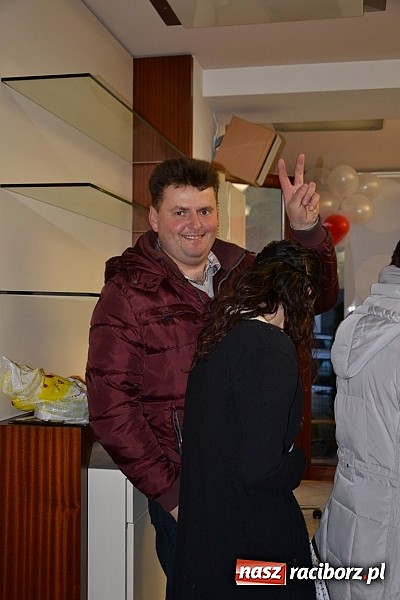 Zdjęcie w galerii na portalu naszraciborz.pl: Fryzjerki z Tworkowa dla WOŚP wiadomości z regionu