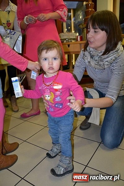 Zdjęcie w galerii na portalu naszraciborz.pl: Fryzjerki z Tworkowa dla WOŚP wiadomości z regionu