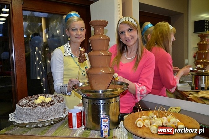 Zdjęcie w galerii na portalu naszraciborz.pl: Fryzjerki z Tworkowa dla WOŚP wiadomości z regionu