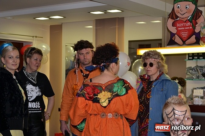 Zdjęcie w galerii na portalu naszraciborz.pl: Fryzjerki z Tworkowa dla WOŚP wiadomości z regionu