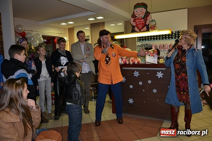 Zdjęcie w galerii na portalu naszraciborz.pl: Fryzjerki z Tworkowa dla WOŚP wiadomości z regionu