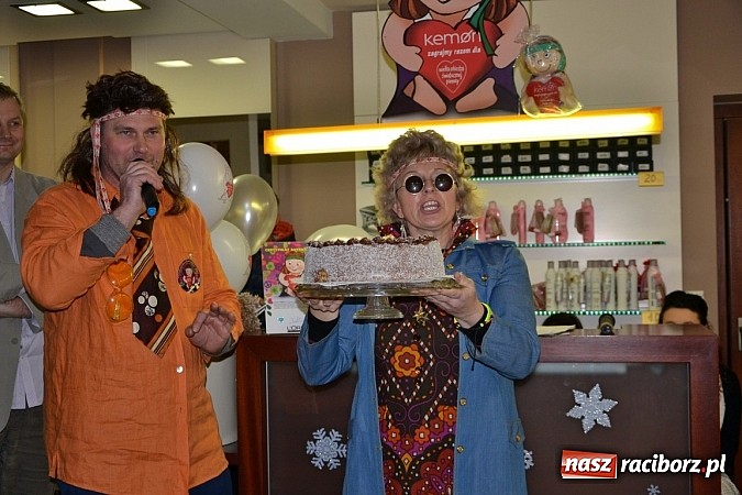 Zdjęcie w galerii na portalu naszraciborz.pl: Fryzjerki z Tworkowa dla WOŚP wiadomości z regionu