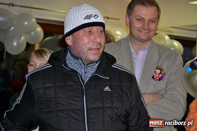 Zdjęcie w galerii na portalu naszraciborz.pl: Fryzjerki z Tworkowa dla WOŚP wiadomości z regionu