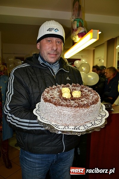 Zdjęcie w galerii na portalu naszraciborz.pl: Fryzjerki z Tworkowa dla WOŚP wiadomości z regionu