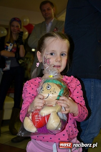 Zdjęcie w galerii na portalu naszraciborz.pl: Fryzjerki z Tworkowa dla WOŚP wiadomości z regionu