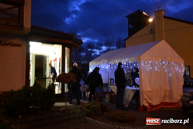 Zdjęcie w galerii na portalu naszraciborz.pl: Fryzjerki z Tworkowa dla WOŚP wiadomości z regionu