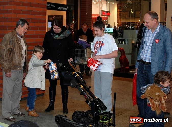 Zdjęcie w galerii na portalu naszraciborz.pl: Śląsko–Małopolski Oddział Straży Granicznej wspiera WOŚP wiadomości z regionu