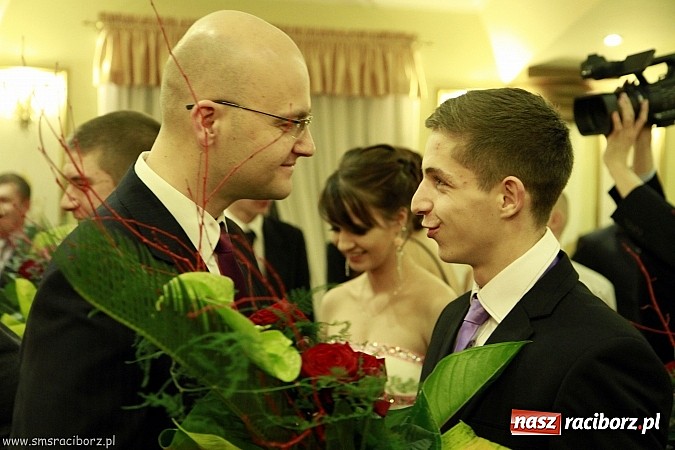 Zdjęcie w galerii na portalu naszraciborz.pl: Studniówkowe szaleństwo mistrzów sportu wiadomości z regionu