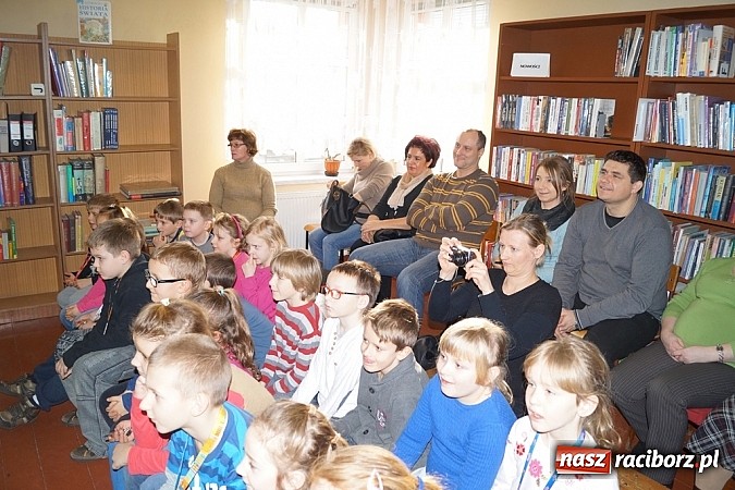 Zdjęcie w galerii na portalu naszraciborz.pl: Nowi czytelnicy w Markowicach wiadomości z regionu