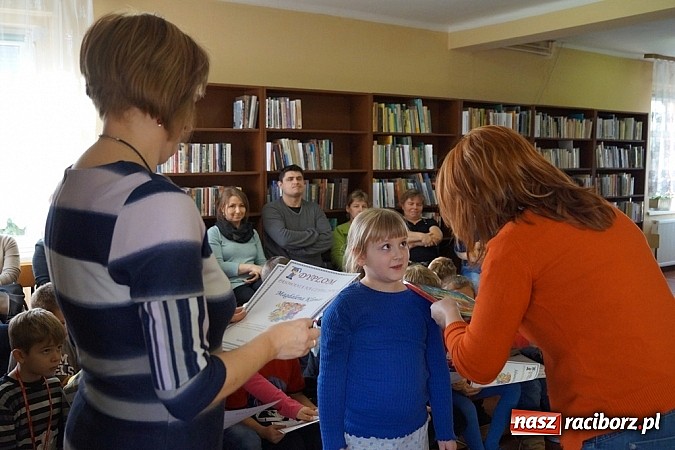 Zdjęcie w galerii na portalu naszraciborz.pl: Nowi czytelnicy w Markowicach wiadomości z regionu