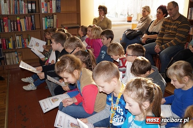 Zdjęcie w galerii na portalu naszraciborz.pl: Nowi czytelnicy w Markowicach wiadomości z regionu