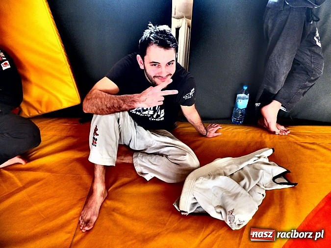 Zdjęcie w galerii na portalu naszraciborz.pl: Maciej SMS Kozak w Łamatorze wiadomości z regionu