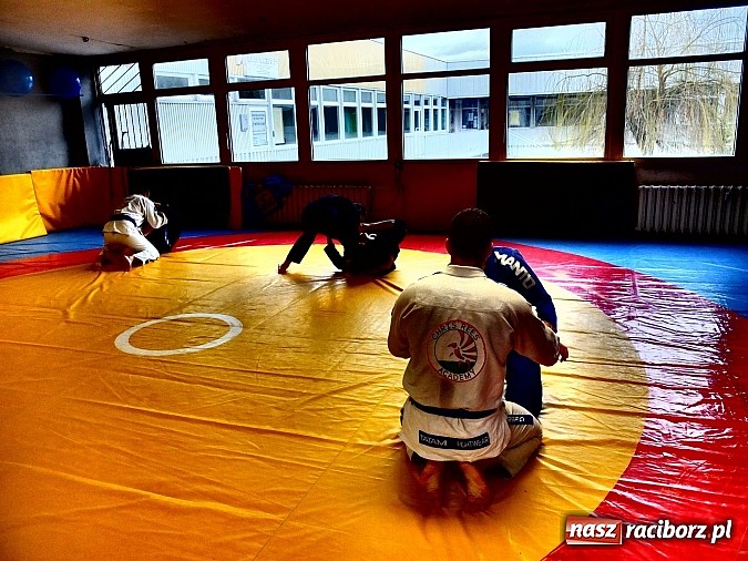 Zdjęcie w galerii na portalu naszraciborz.pl: Maciej SMS Kozak w Łamatorze wiadomości z regionu