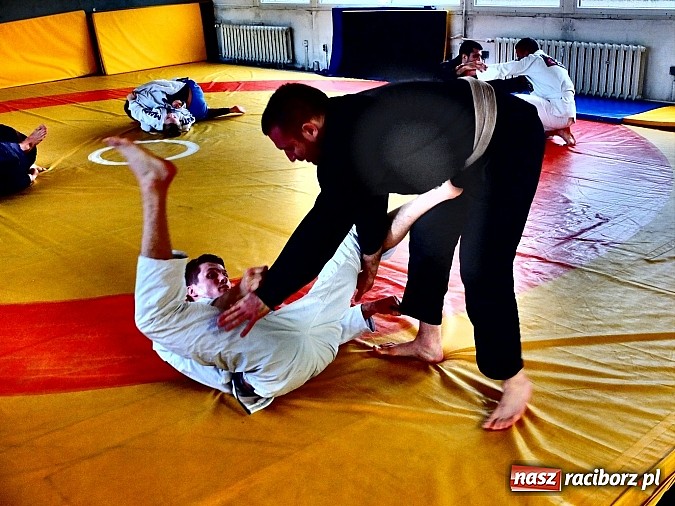 Zdjęcie w galerii na portalu naszraciborz.pl: Maciej SMS Kozak w Łamatorze wiadomości z regionu