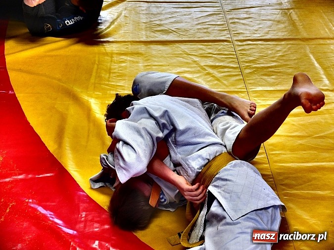 Zdjęcie w galerii na portalu naszraciborz.pl: Maciej SMS Kozak w Łamatorze wiadomości z regionu