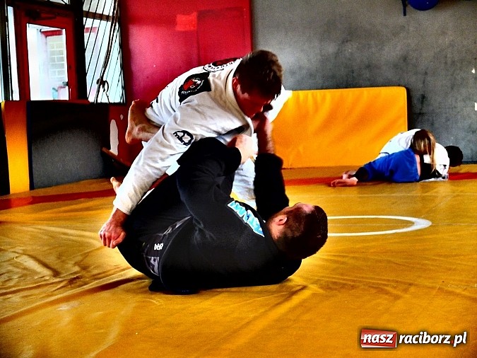 Zdjęcie w galerii na portalu naszraciborz.pl: Maciej SMS Kozak w Łamatorze wiadomości z regionu