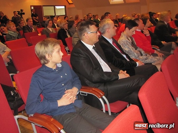 Zdjęcie w galerii na portalu naszraciborz.pl: Rodzina drogowskazem – o randze rodziny na Zamku Piastowskim wiadomości z regionu