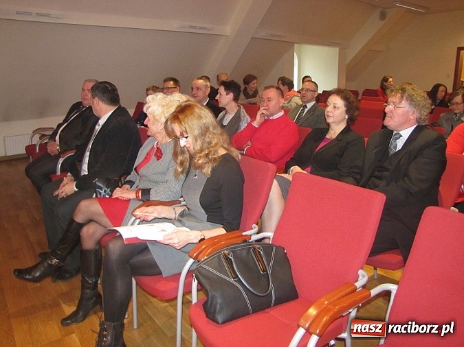 Zdjęcie w galerii na portalu naszraciborz.pl: Rodzina drogowskazem – o randze rodziny na Zamku Piastowskim wiadomości z regionu