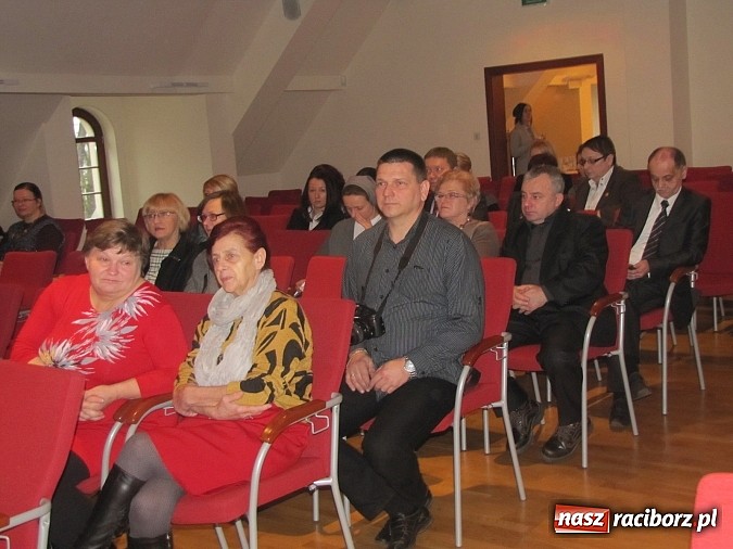 Zdjęcie w galerii na portalu naszraciborz.pl: Rodzina drogowskazem – o randze rodziny na Zamku Piastowskim wiadomości z regionu