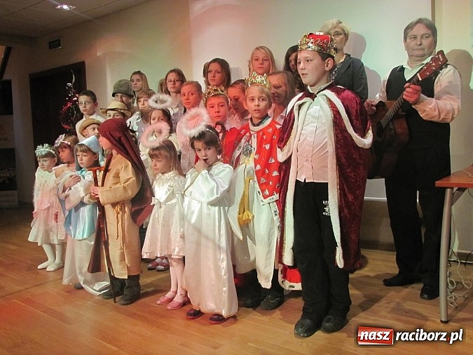 Zdjęcie w galerii na portalu naszraciborz.pl: Rodzina drogowskazem – o randze rodziny na Zamku Piastowskim wiadomości z regionu