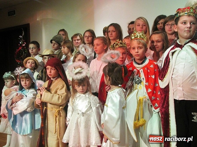 Zdjęcie w galerii na portalu naszraciborz.pl: Rodzina drogowskazem – o randze rodziny na Zamku Piastowskim wiadomości z regionu