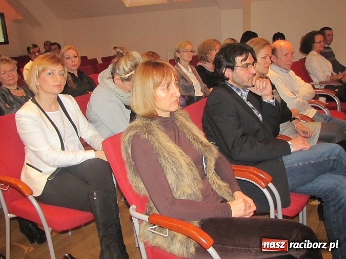 Zdjęcie w galerii na portalu naszraciborz.pl: Rodzina drogowskazem – o randze rodziny na Zamku Piastowskim wiadomości z regionu