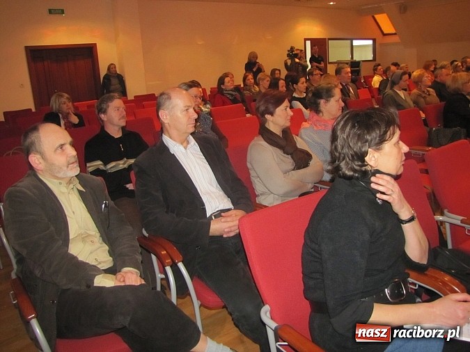 Zdjęcie w galerii na portalu naszraciborz.pl: Rodzina drogowskazem – o randze rodziny na Zamku Piastowskim wiadomości z regionu