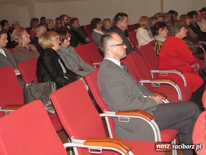 Zdjęcie w galerii na portalu naszraciborz.pl: Rodzina drogowskazem – o randze rodziny na Zamku Piastowskim wiadomości z regionu