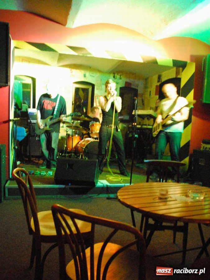 Zdjęcie w galerii na portalu naszraciborz.pl: Magiel towarzyski wiadomości z regionu