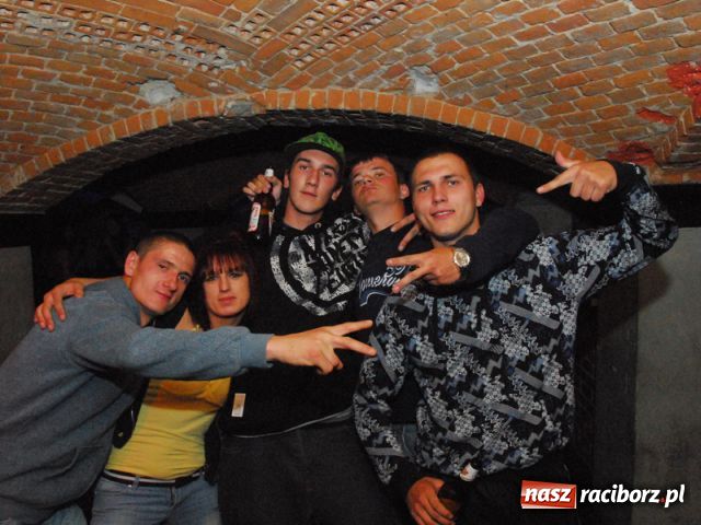 Zdjęcie w galerii na portalu naszraciborz.pl: Magiel towarzyski wiadomości z regionu