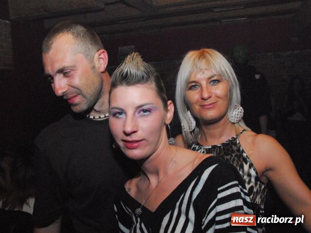 Zdjęcie w galerii na portalu naszraciborz.pl: Magiel towarzyski wiadomości z regionu