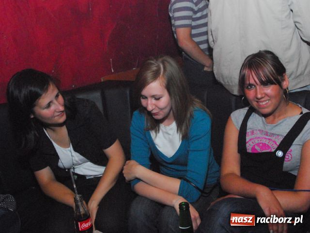 Zdjęcie w galerii na portalu naszraciborz.pl: Magiel towarzyski wiadomości z regionu