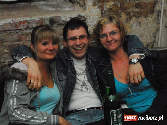 Zdjęcie w galerii na portalu naszraciborz.pl: Magiel towarzyski wiadomości z regionu