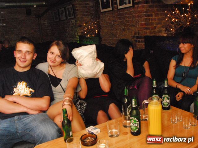 Zdjęcie w galerii na portalu naszraciborz.pl: Magiel towarzyski wiadomości z regionu