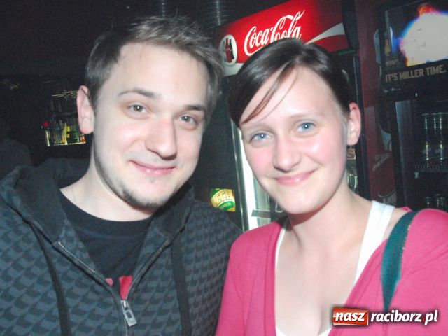 Zdjęcie w galerii na portalu naszraciborz.pl: Magiel towarzyski wiadomości z regionu