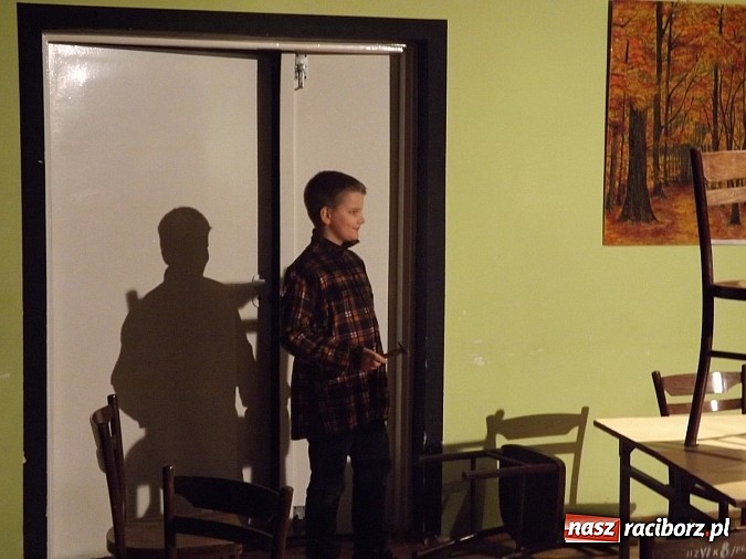 Zdjęcie w galerii na portalu naszraciborz.pl: MDK: Zwariowana cioteczka rozbawiła widzów wiadomości z regionu