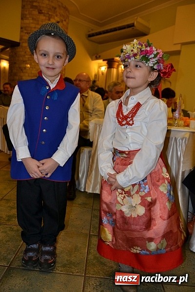 Zdjęcie w galerii na portalu naszraciborz.pl: Bajtle tancowały dla omów i opów wiadomości z regionu