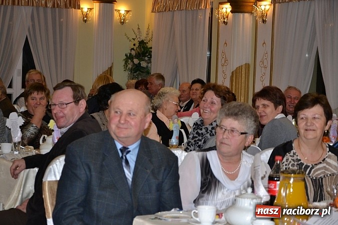 Zdjęcie w galerii na portalu naszraciborz.pl: Bajtle tancowały dla omów i opów wiadomości z regionu