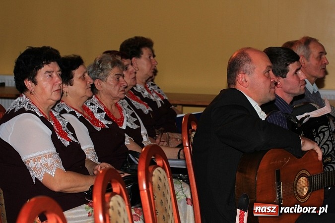 Zdjęcie w galerii na portalu naszraciborz.pl: Koncertowe kolędowanie w Domu Kultury w Kobyli wiadomości z regionu