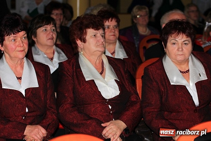 Zdjęcie w galerii na portalu naszraciborz.pl: Koncertowe kolędowanie w Domu Kultury w Kobyli wiadomości z regionu