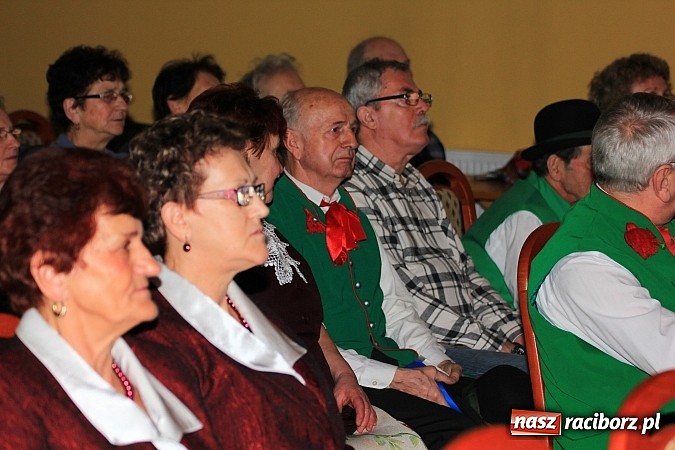 Zdjęcie w galerii na portalu naszraciborz.pl: Koncertowe kolędowanie w Domu Kultury w Kobyli wiadomości z regionu