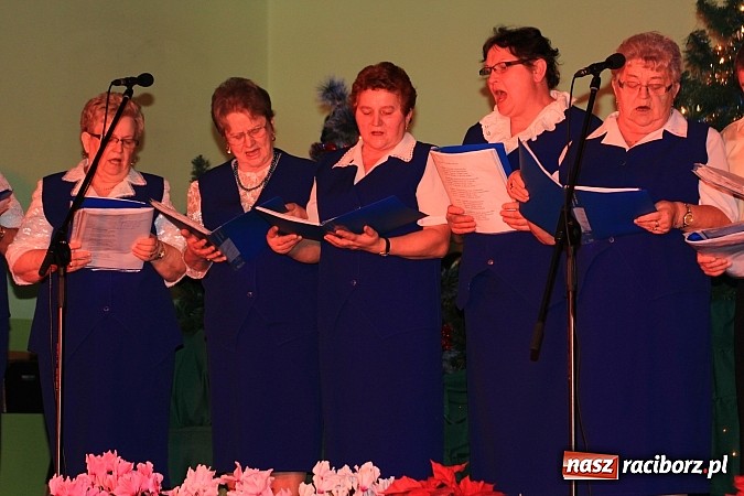 Zdjęcie w galerii na portalu naszraciborz.pl: Koncertowe kolędowanie w Domu Kultury w Kobyli wiadomości z regionu