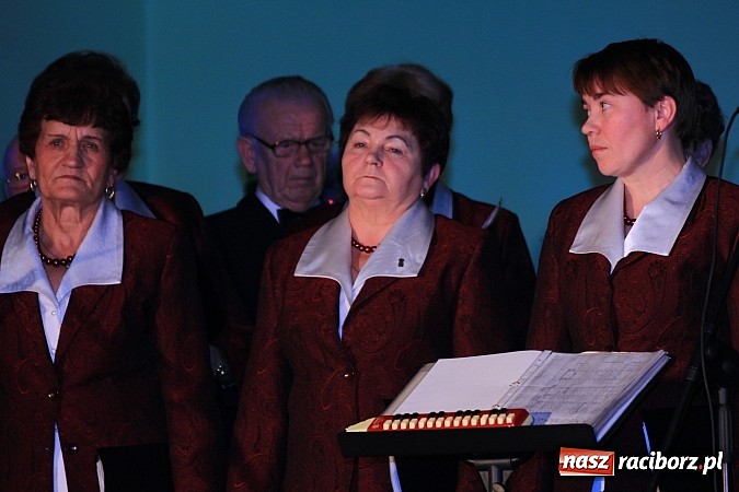 Zdjęcie w galerii na portalu naszraciborz.pl: Koncertowe kolędowanie w Domu Kultury w Kobyli wiadomości z regionu