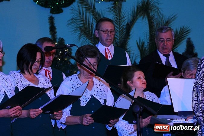 Zdjęcie w galerii na portalu naszraciborz.pl: Koncertowe kolędowanie w Domu Kultury w Kobyli wiadomości z regionu